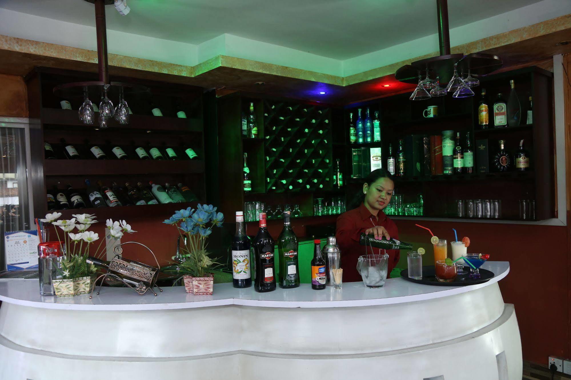 Hotel Nepal Tara Kathmandu Exteriör bild